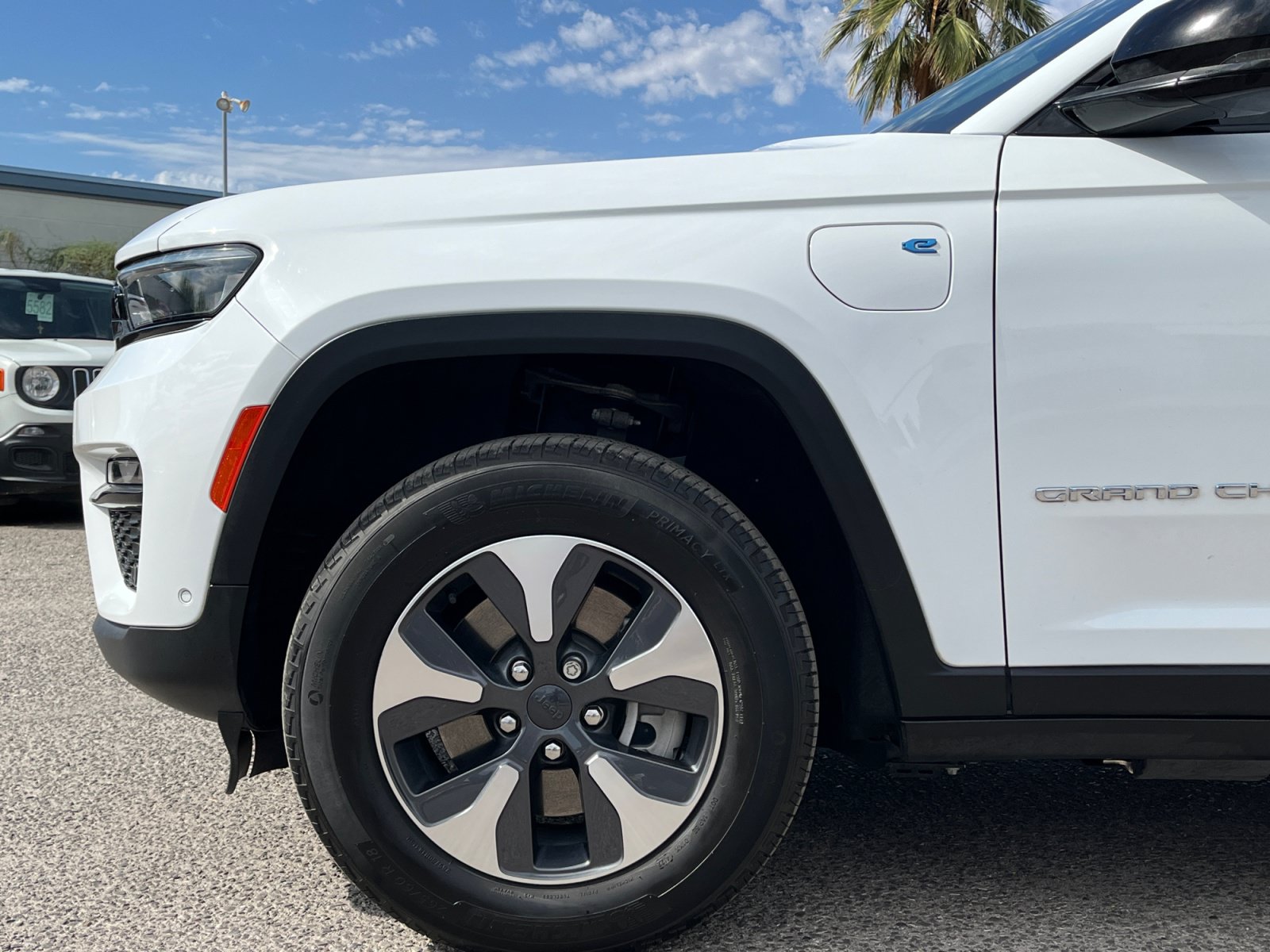 Certified 2022 Jeep Grand Cherokee Limited 4xe w/ Luxury Tech Group II AWD/4WD image 11