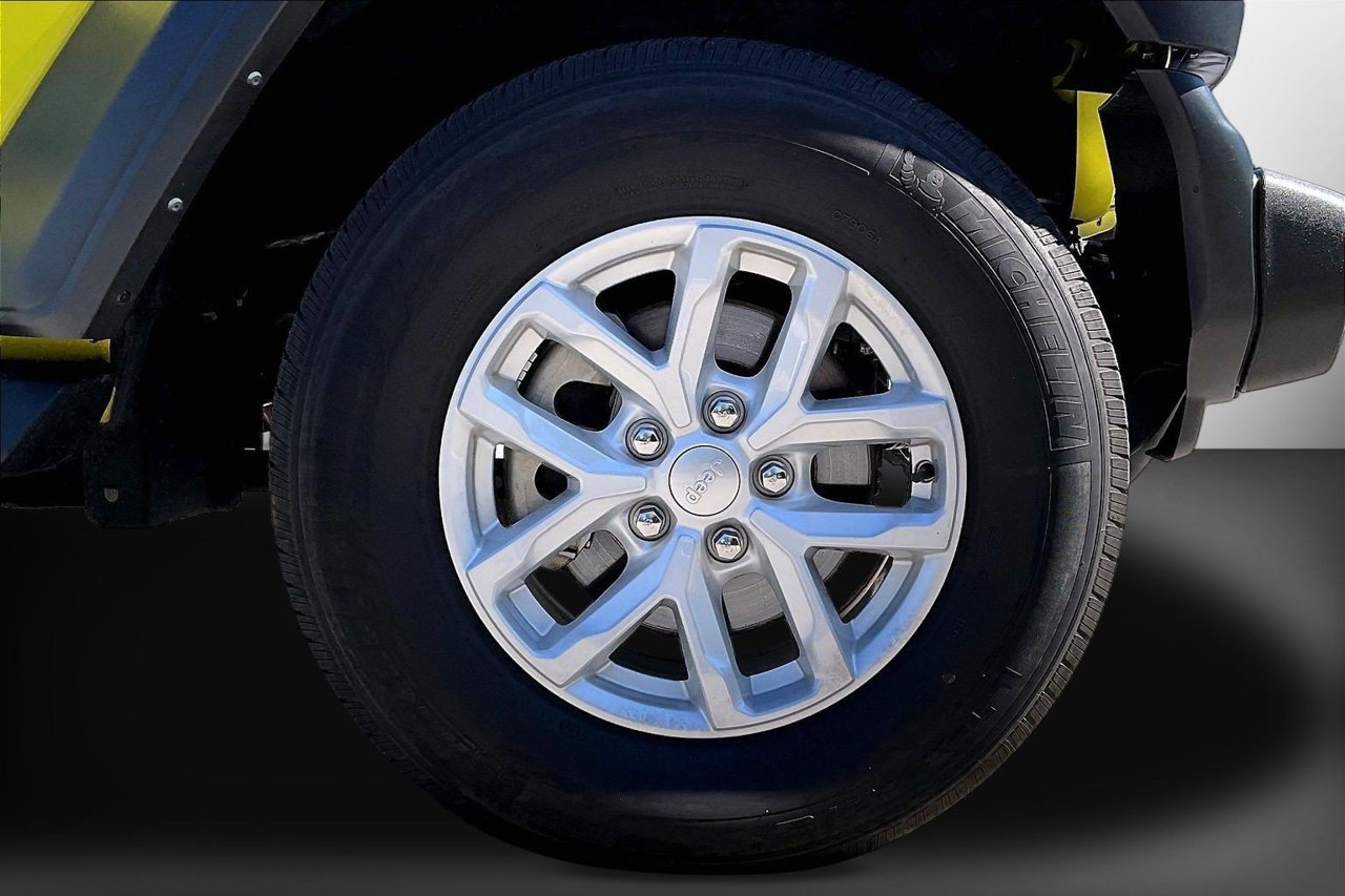 Used 2023 Jeep Wrangler Unlimited Sport AWD/4WD image 33