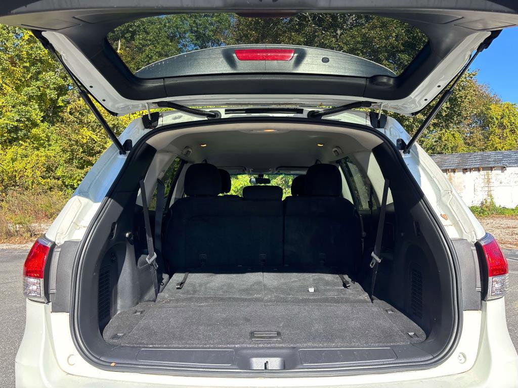 Used 2015 Nissan Pathfinder S image 12