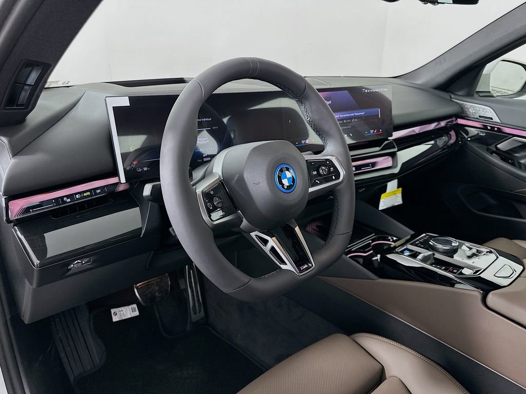 New 2026 BMW i5 eDrive40 w/ M Sport Package image 9