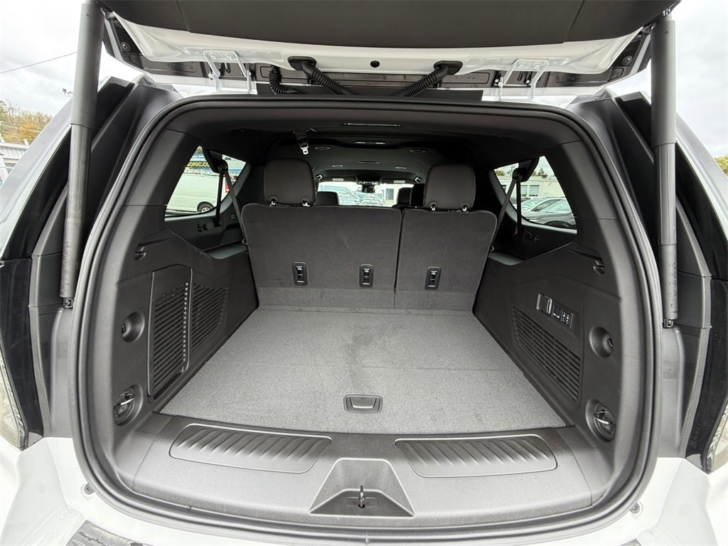 New 2026 Chevrolet Suburban LT w/ Comfort Package image 24