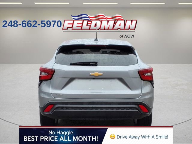 Used 2024 Chevrolet Trax LS w/ LS Convenience Package image 4