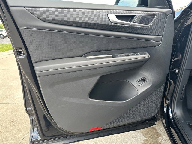 New 2025 Volkswagen Atlas Cross Sport SEL image 18