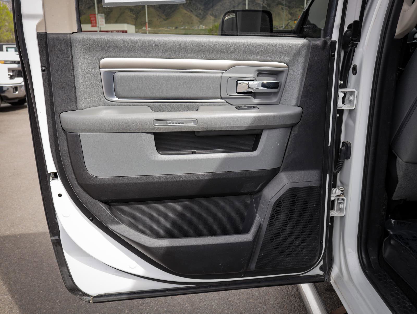 Used 2017 RAM 2500 SLT w/ Luxury Group AWD/4WD image 32