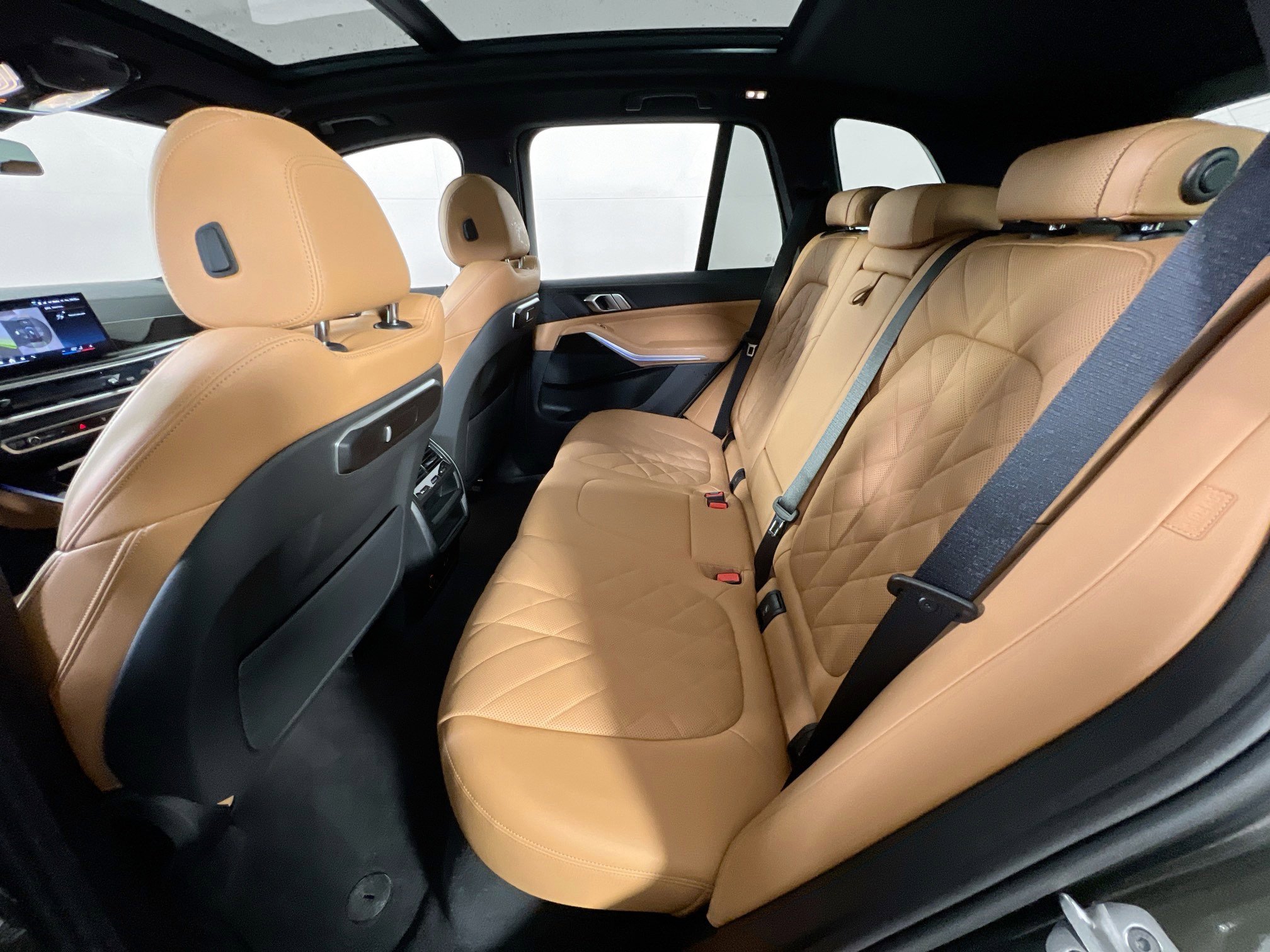 Used 2024 BMW X5 xDrive40i w/ Parking Assistance Package image 25