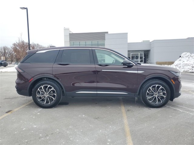 Certified 2025 Lincoln Nautilus Premier image 8