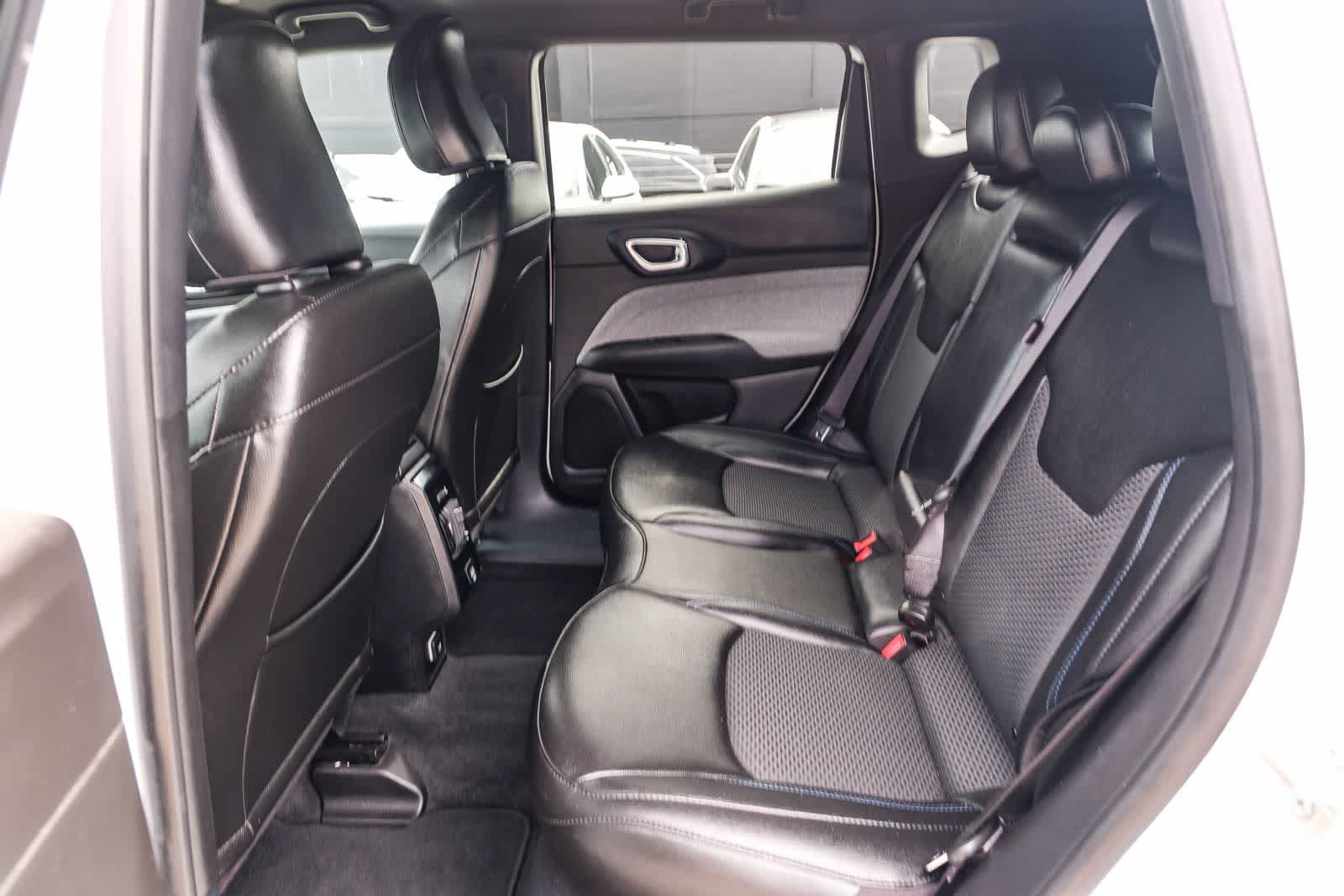 Used 2024 Jeep Compass Latitude AWD/4WD image 19