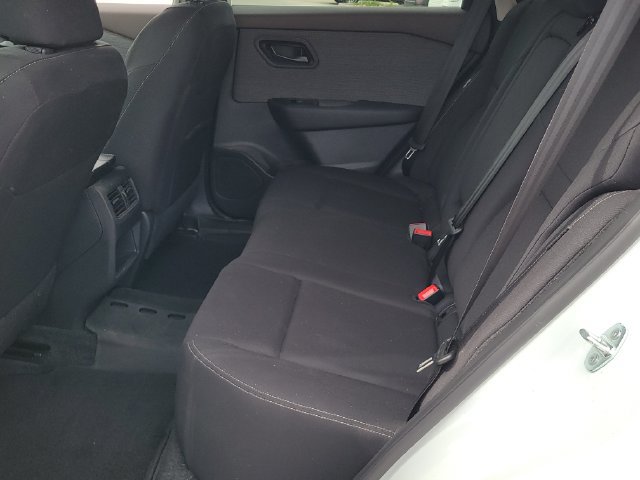 Used 2023 Nissan Rogue S AWD/4WD image 10