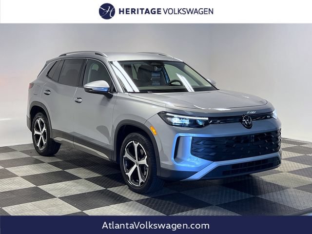 Used 2025 Volkswagen Tiguan SE