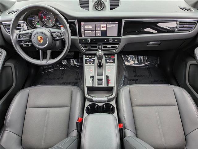 Certified 2023 Porsche Macan image 20