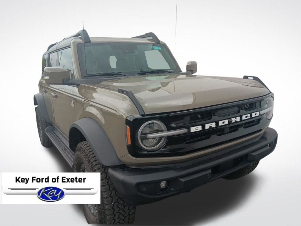 Certified 2025 Ford Bronco Outer Banks w/ Sasquatch Package AWD/4WD image 2