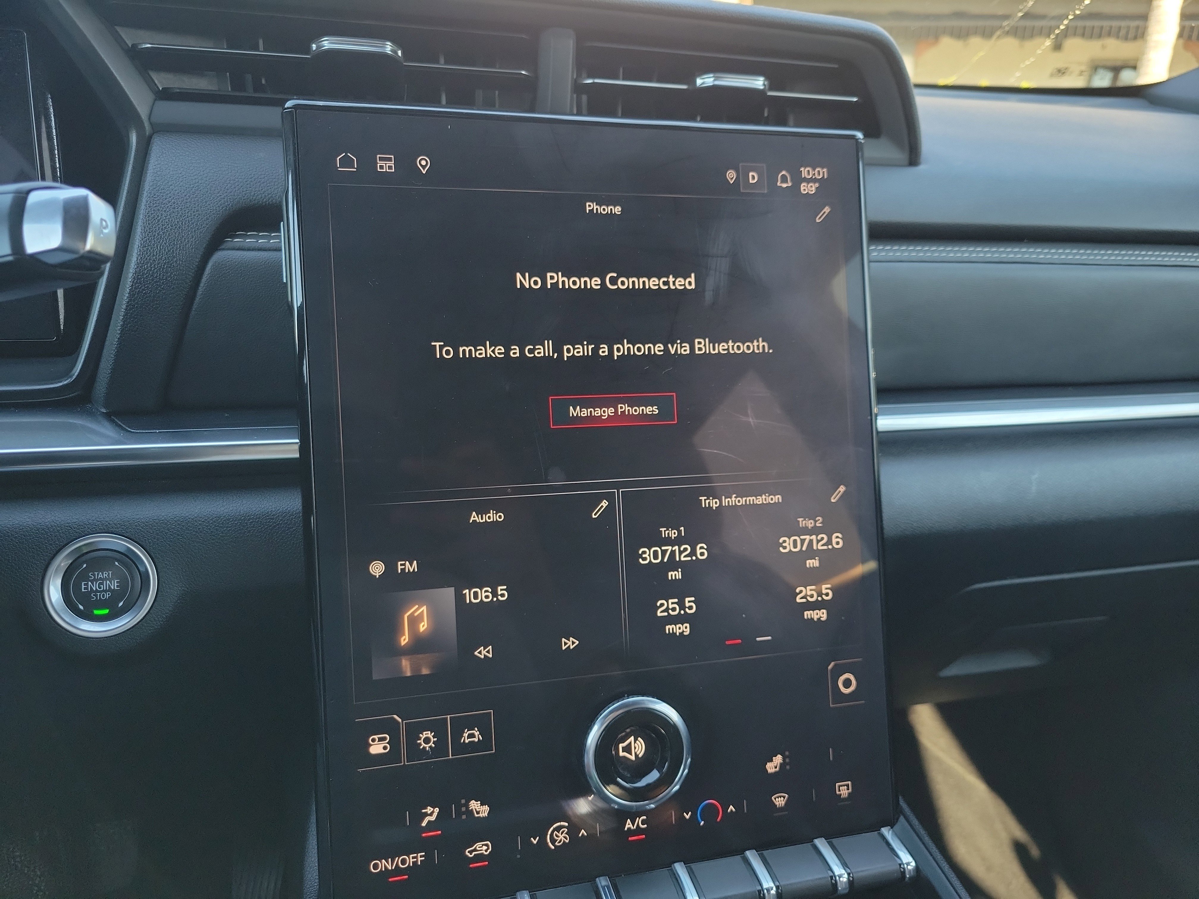 Used 2025 GMC Terrain Elevation image 25