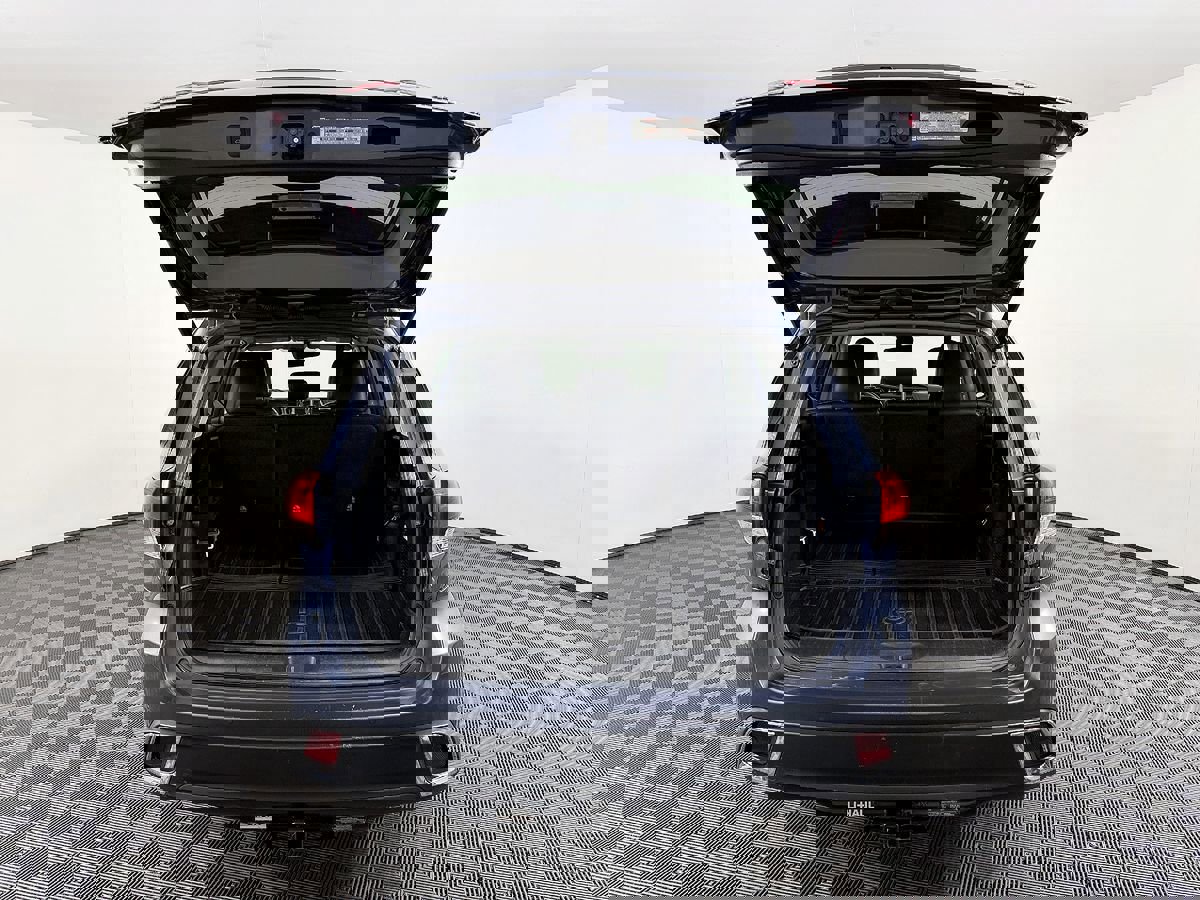 Used 2018 Toyota Highlander Limited image 12