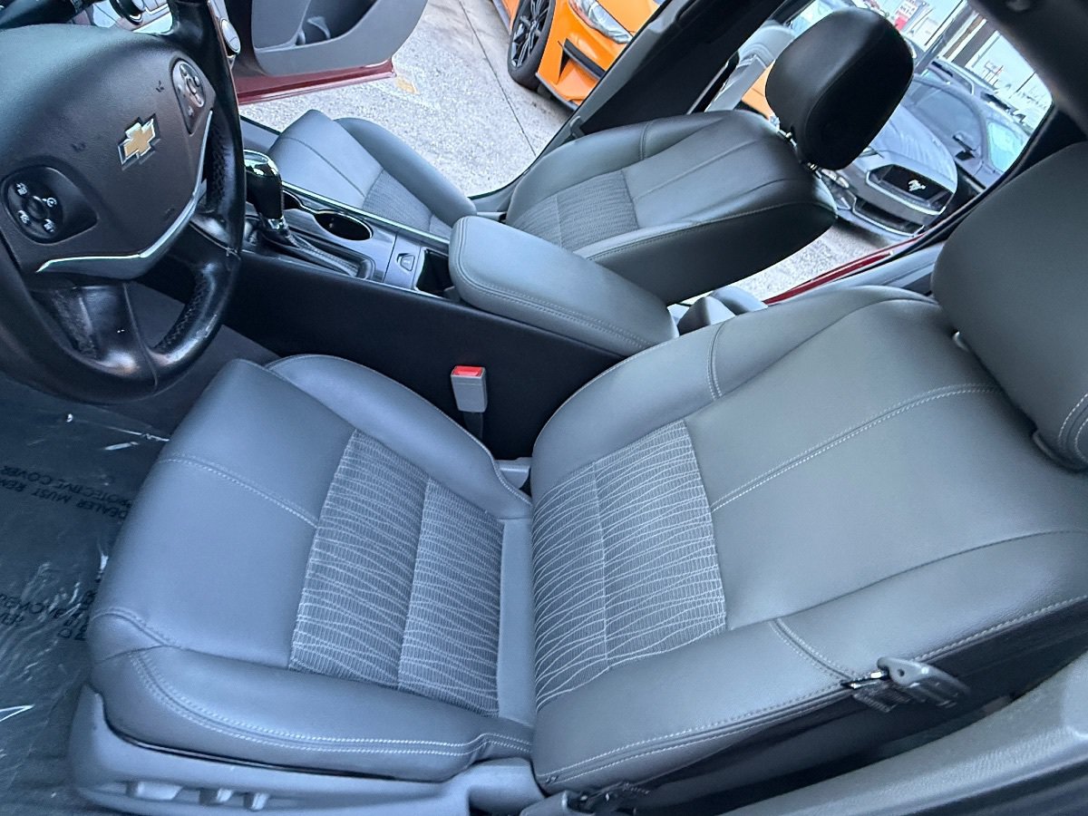 Used 2019 Chevrolet Impala LT FWD image 23