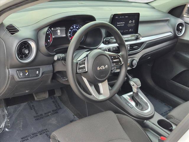 Used 2023 Kia Forte LXS w/ LXS Technology Package FWD image 9