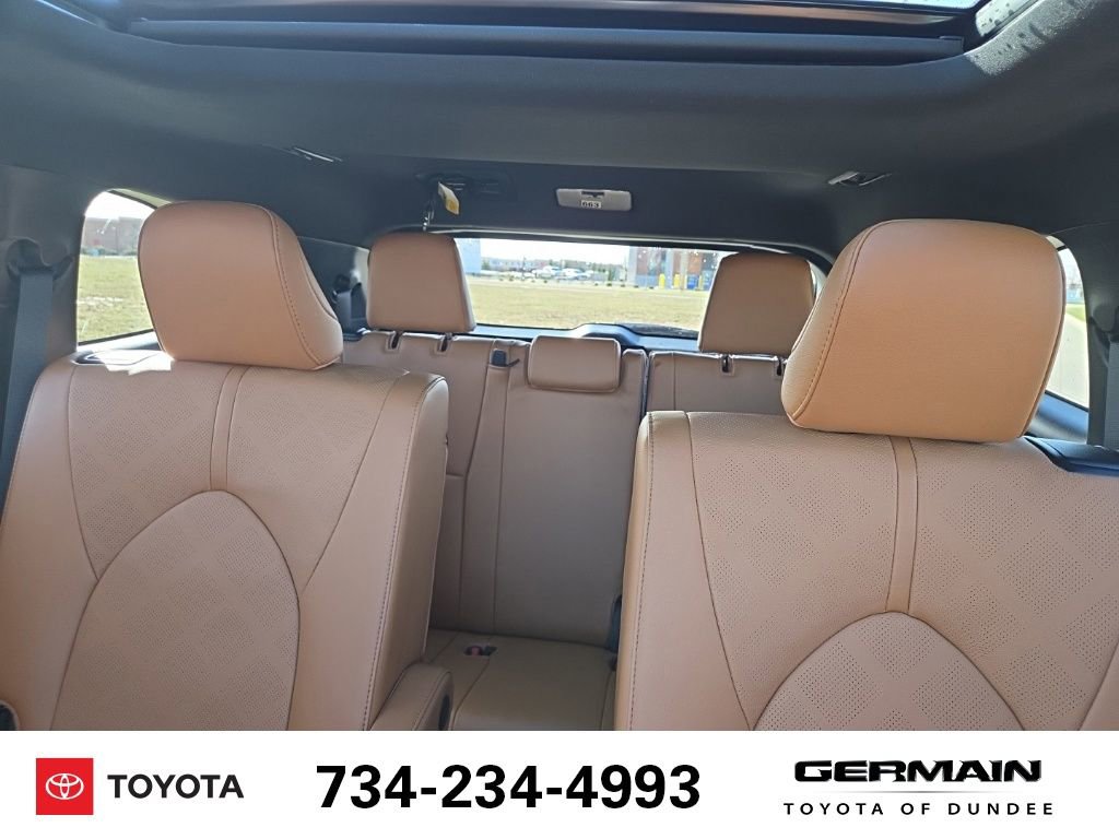 New 2026 Toyota Highlander Platinum image 21