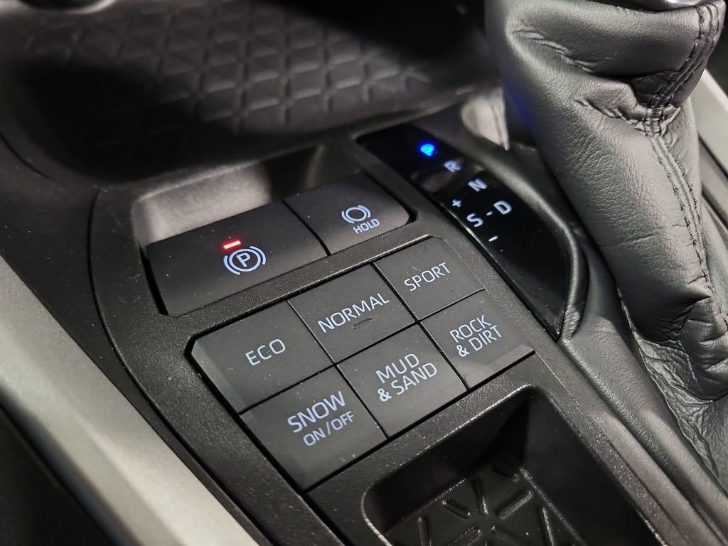 Used 2024 Toyota RAV4 XLE AWD/4WD image 15
