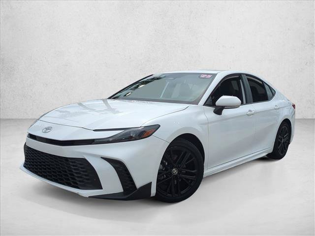 Used 2025 Toyota Camry SE w/ Convenience Package FWD image 2