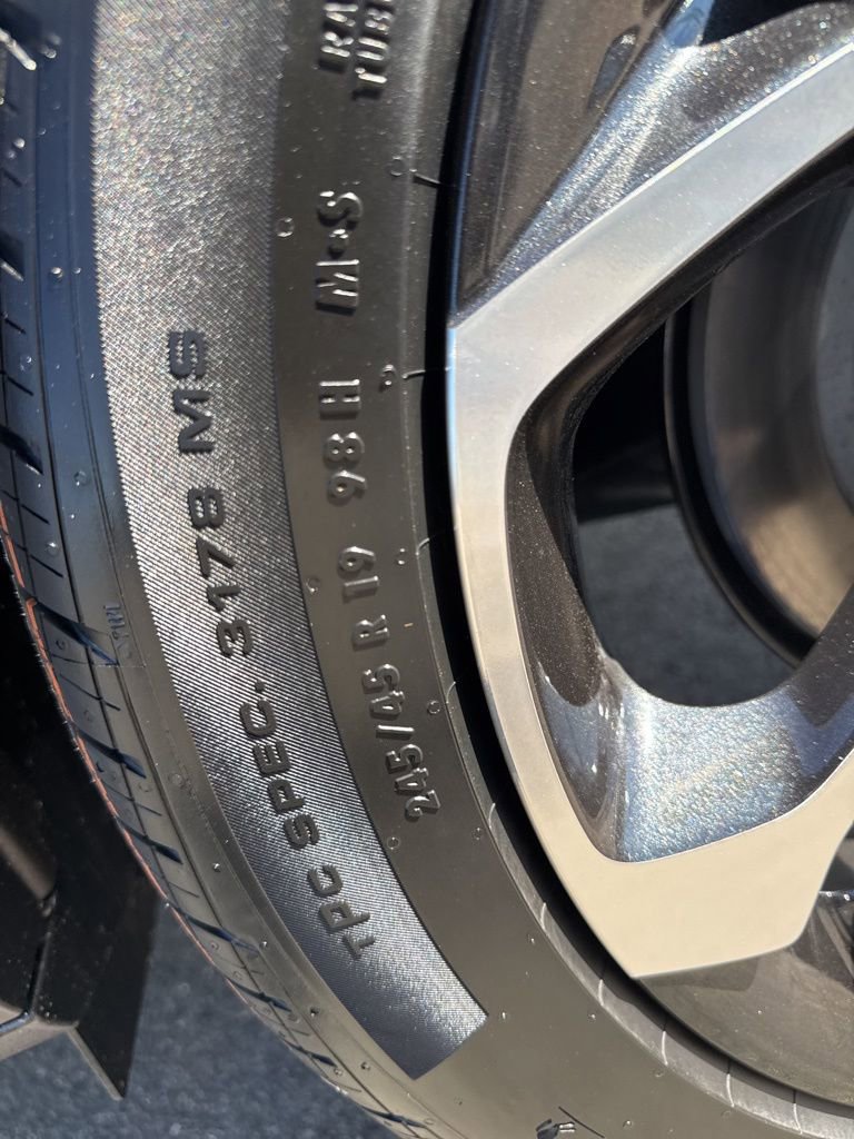 New 2026 Chevrolet Trax RS w/ Sunroof Package image 32