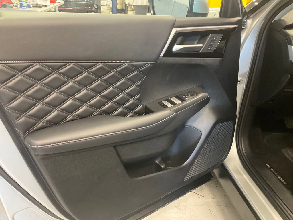 Used 2024 Mitsubishi Outlander SEL image 10