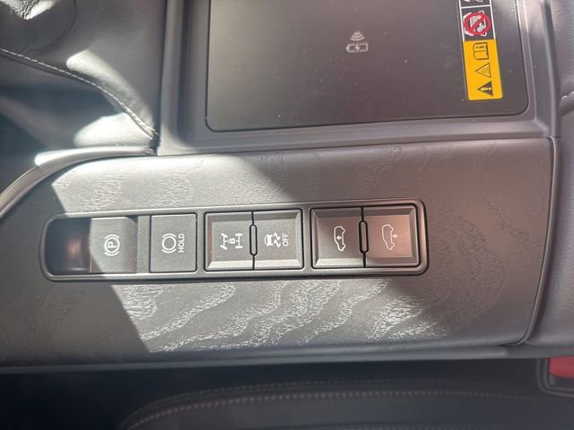 New 2025 Lexus LX 600 4WD w/ Luxury Package image 17