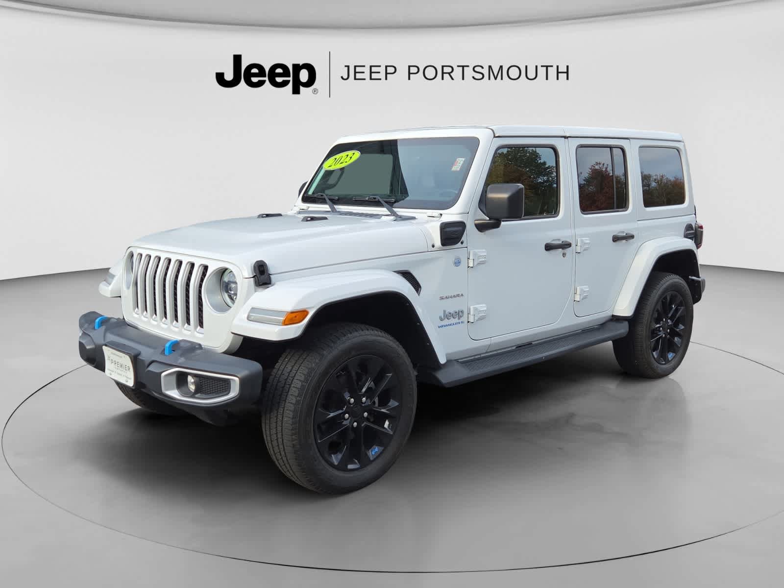 Used 2023 Jeep Wrangler Unlimited Sahara w/ Cold Weather Group AWD/4WD image 3