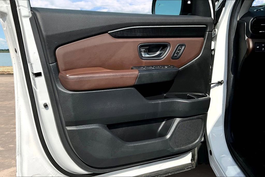 Used 2025 Honda Pilot Elite image 22