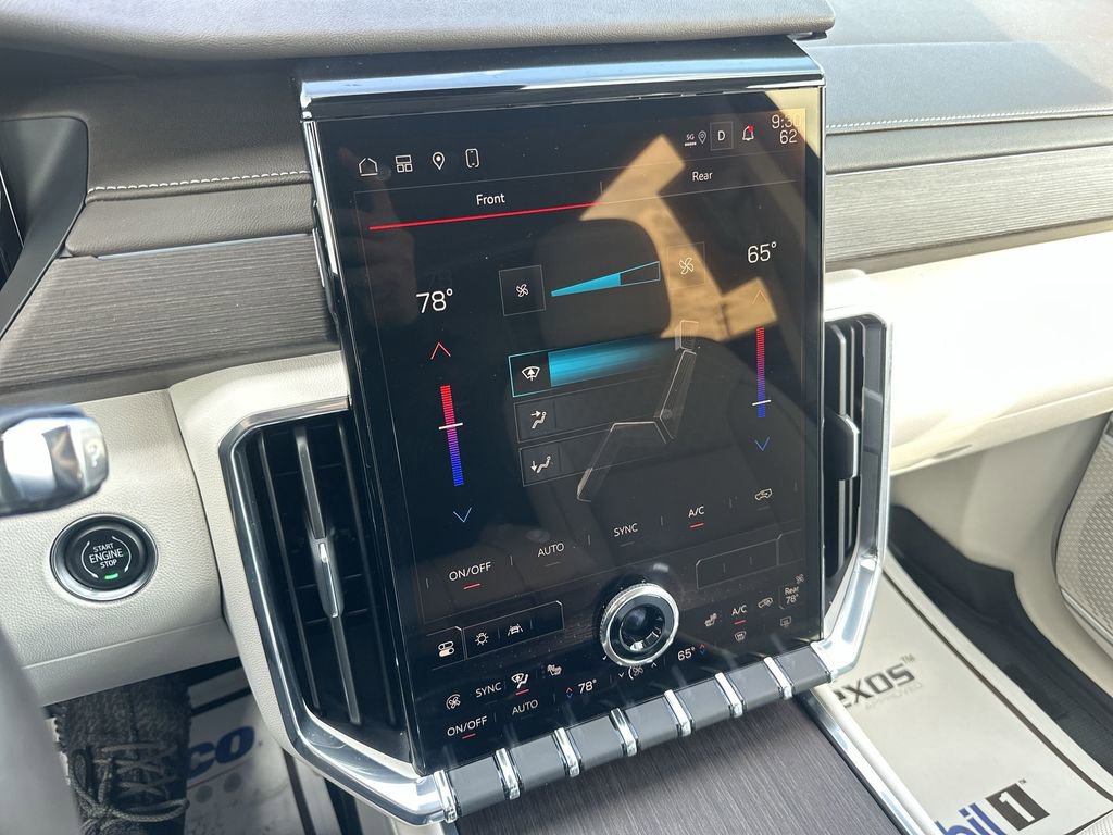 Used 2025 GMC Acadia Denali w/ Super Cruise Package image 19