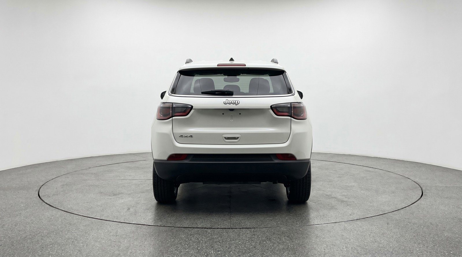Used 2025 Jeep Compass Latitude AWD/4WD image 7