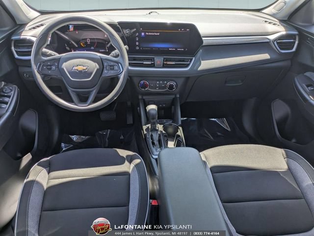 Used 2025 Chevrolet TrailBlazer LS FWD image 27
