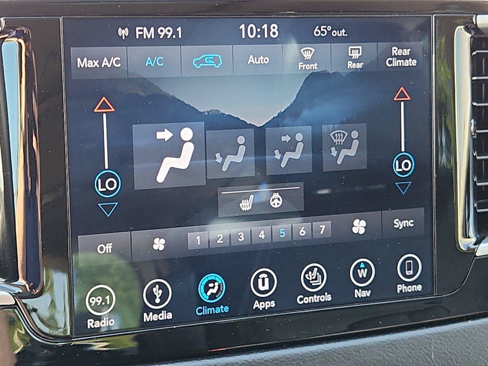 Used 2018 Chrysler Pacifica Touring-L Plus FWD image 23