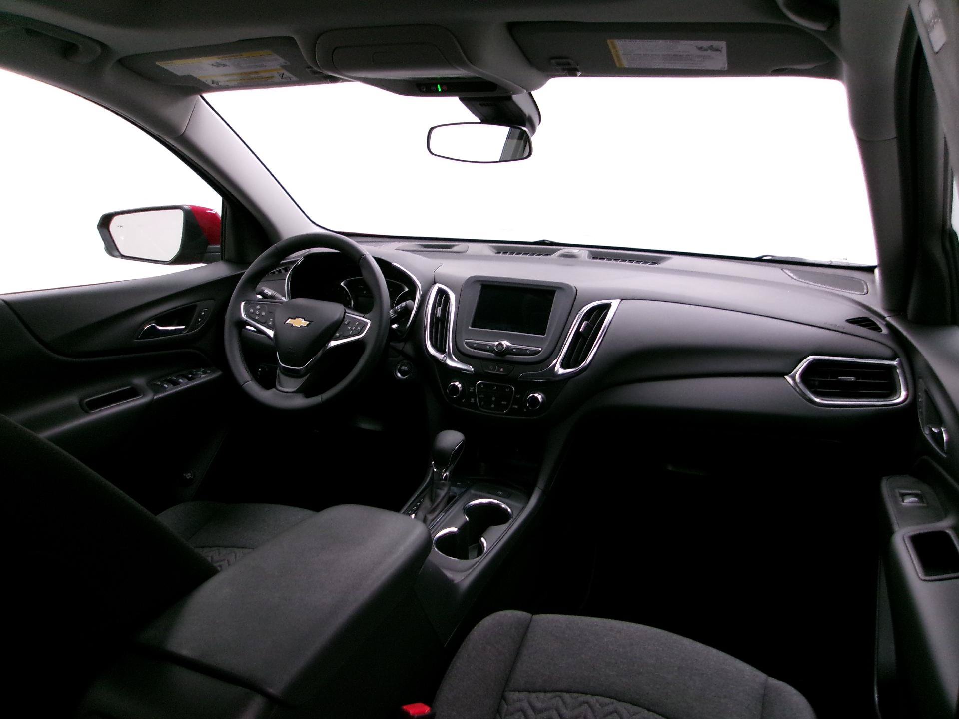 Used 2024 Chevrolet Equinox LT AWD/4WD image 3