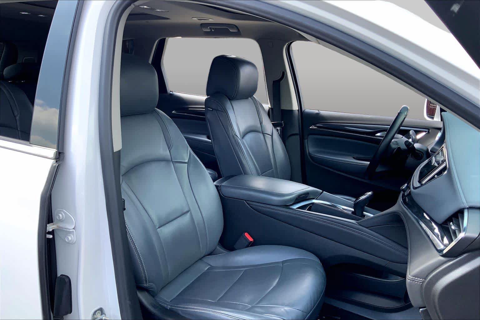 Used 2018 Buick Enclave Premium w/ Experience Buick Package FWD image 9