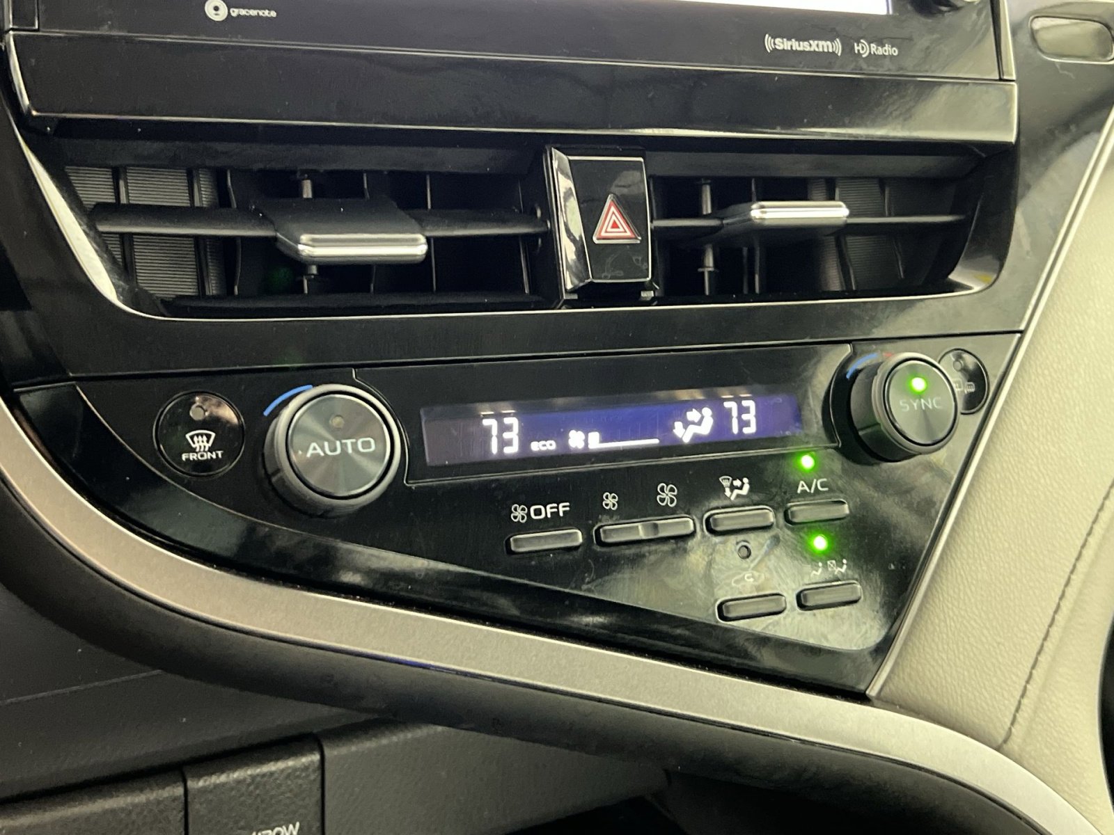 Used 2024 Toyota Camry SE image 21