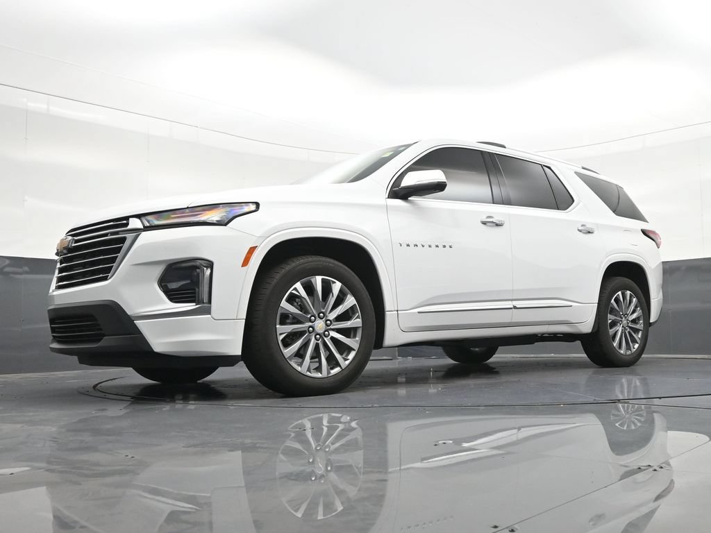 Used 2023 Chevrolet Traverse Premier FWD image 24