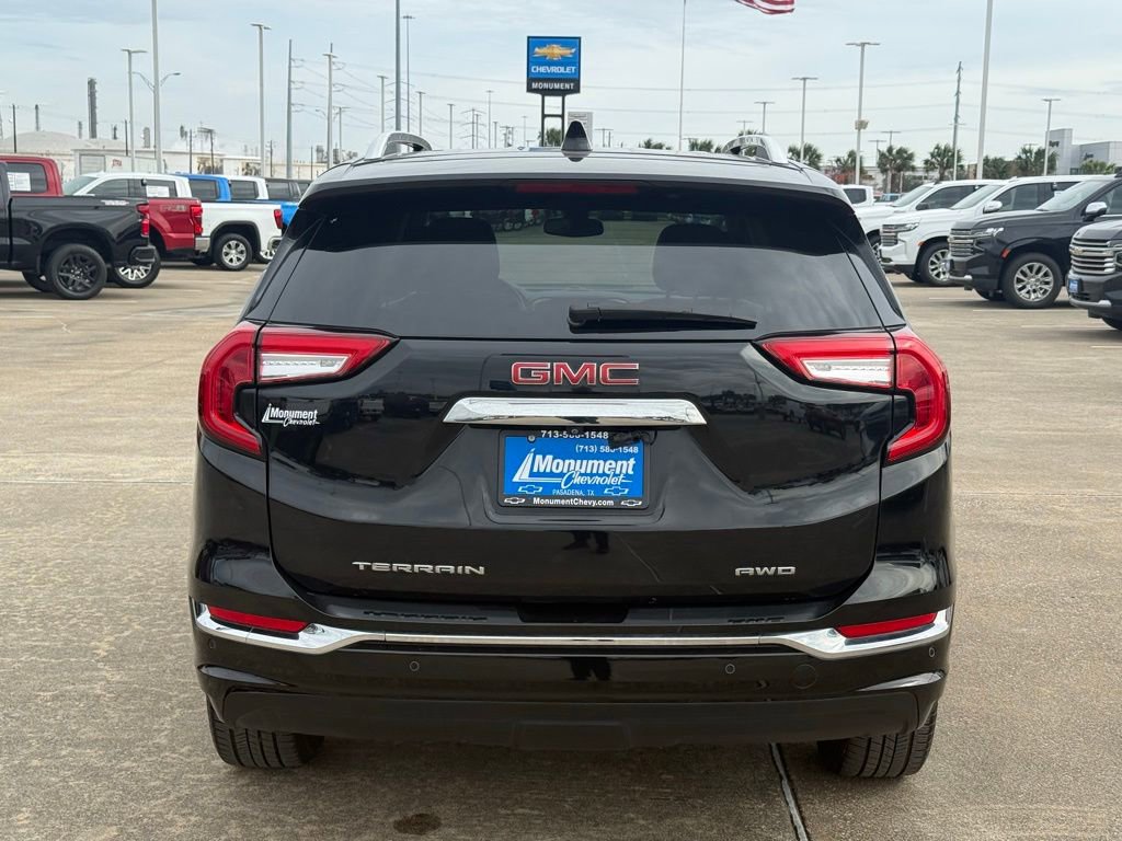 Used 2022 GMC Terrain Denali w/ Black Diamond Edition image 12