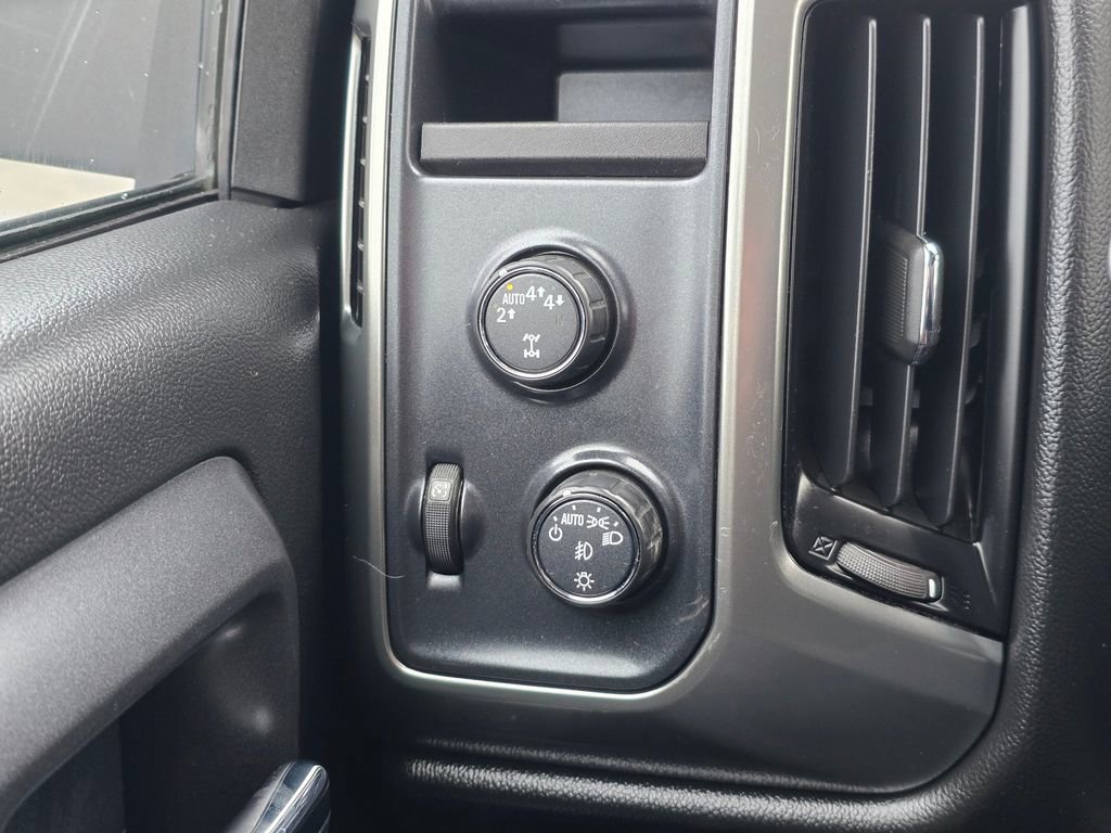 Used 2018 Chevrolet Silverado 1500 LT w/ LT Eassist Package image 28