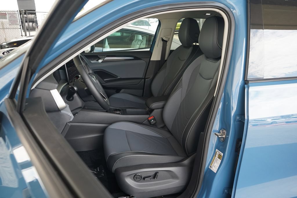 New 2026 Volkswagen Tiguan SE FWD image 6