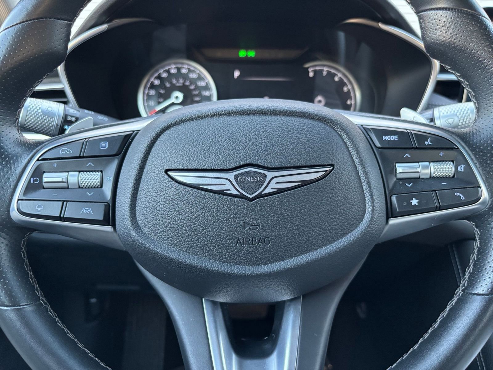 Used 2025 Genesis G70 2.5T image 30