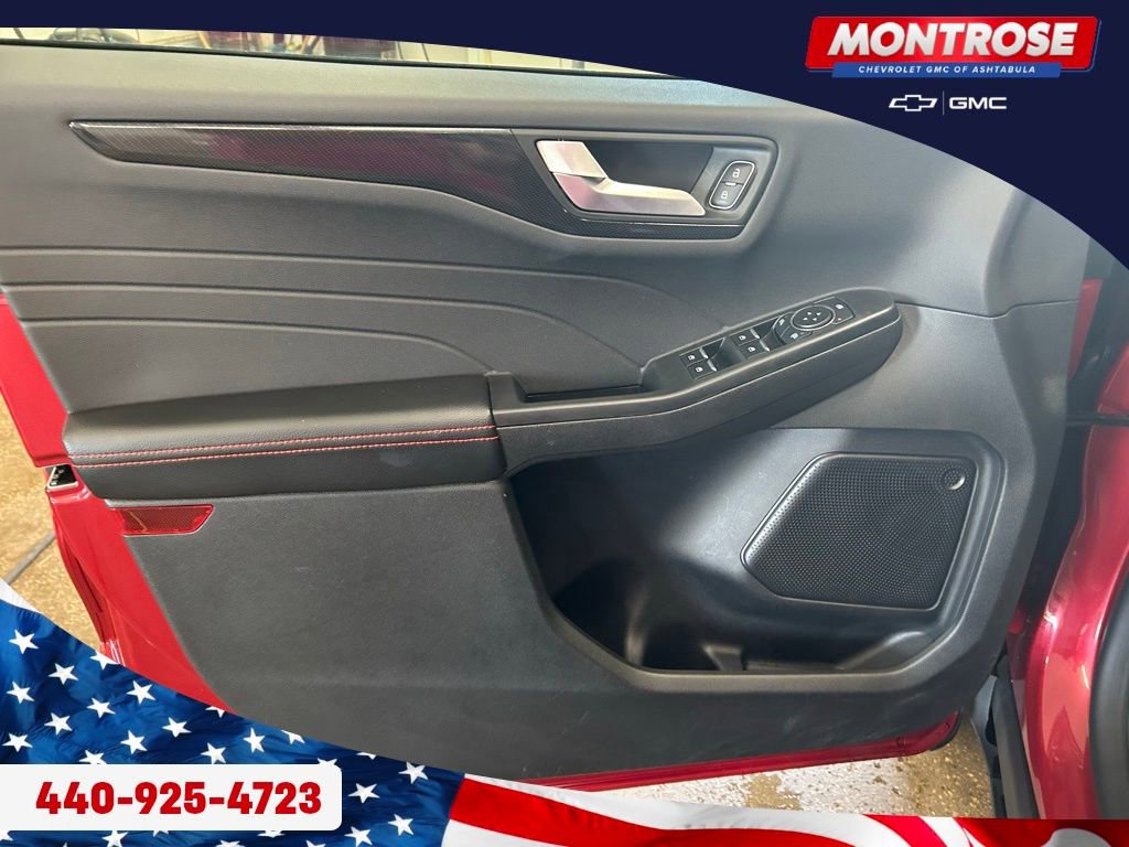 Used 2025 Ford Escape ST-Line w/ Cold Weather Package FWD image 9