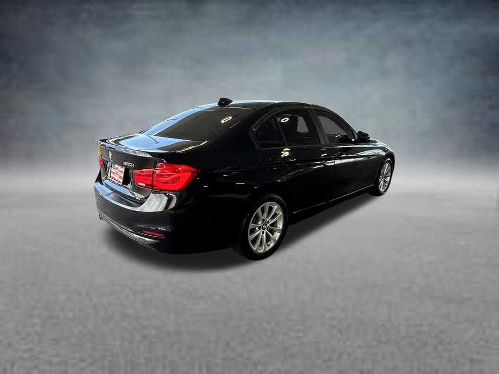 Used 2016 BMW 320i xDrive Sedan AWD/4WD image 4
