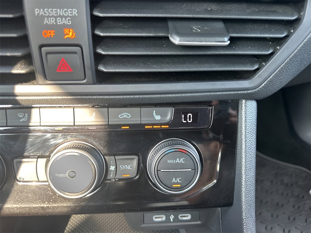 Used 2024 Volkswagen Jetta SE image 21