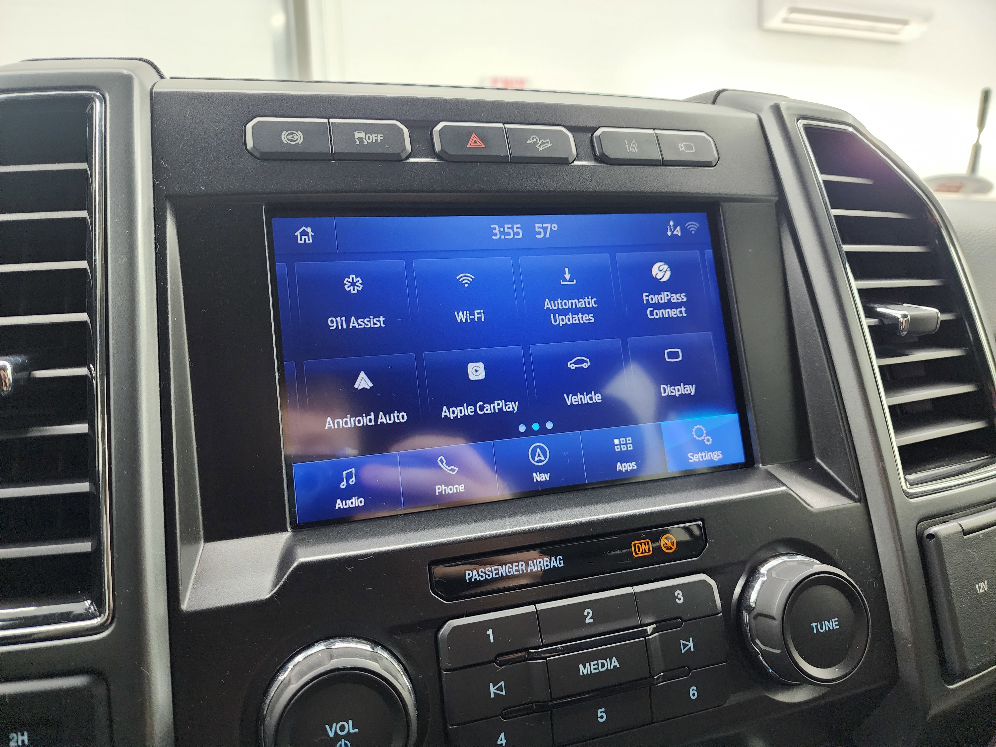 Used 2021 Ford F250 XLT w/ XLT Premium Package AWD/4WD image 60