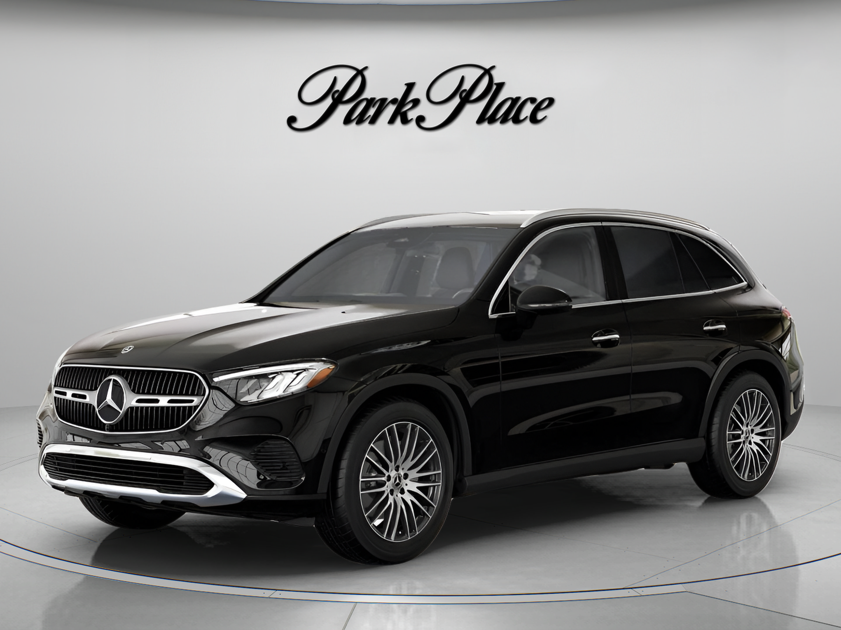 Used 2026 Mercedes-Benz GLC 300 image 1