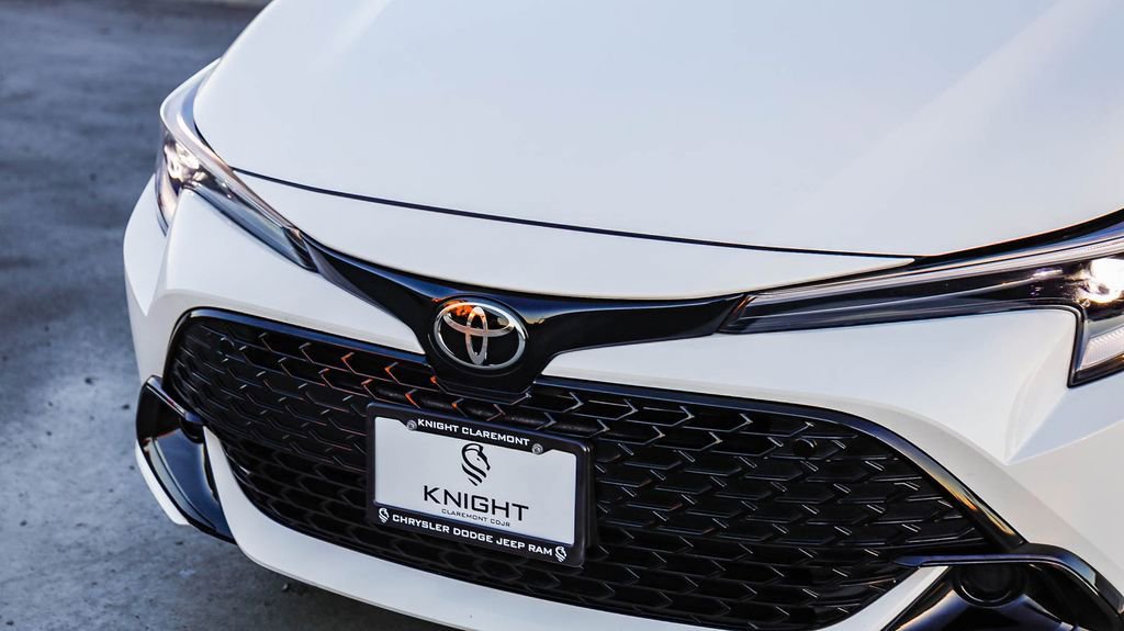 Used 2024 Toyota Corolla SE image 6