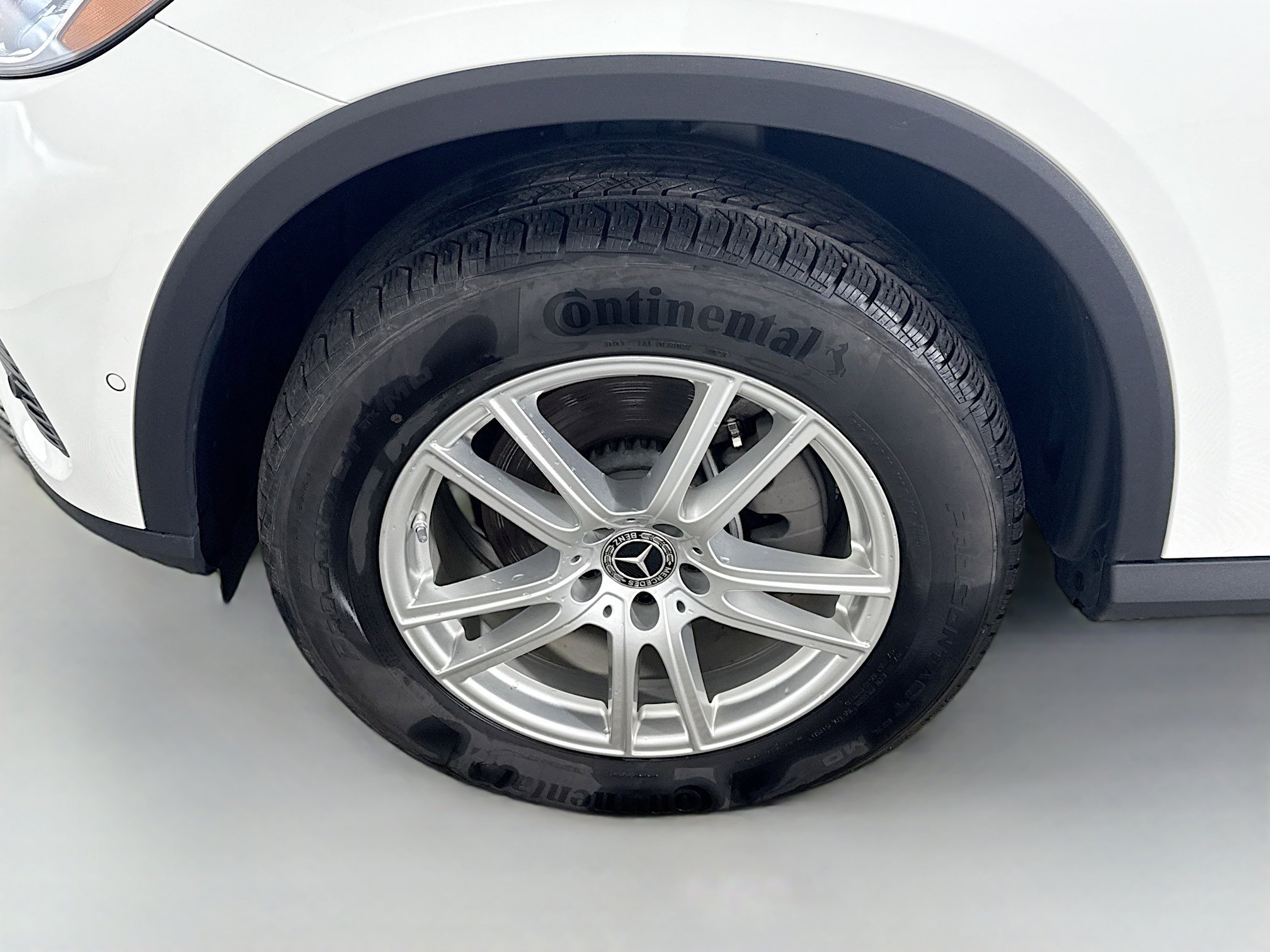Used 2023 Mercedes-Benz GLC 300 4MATIC w/ Exclusive Trim Package image 38