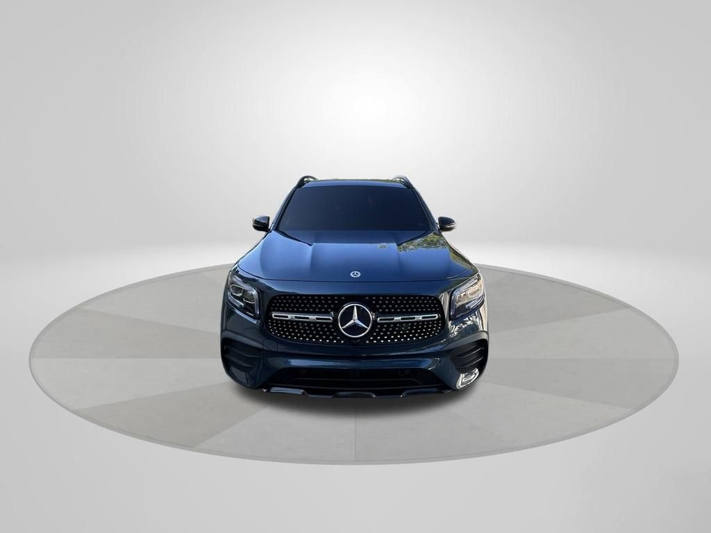 Used 2023 Mercedes-Benz GLB 250 image 2