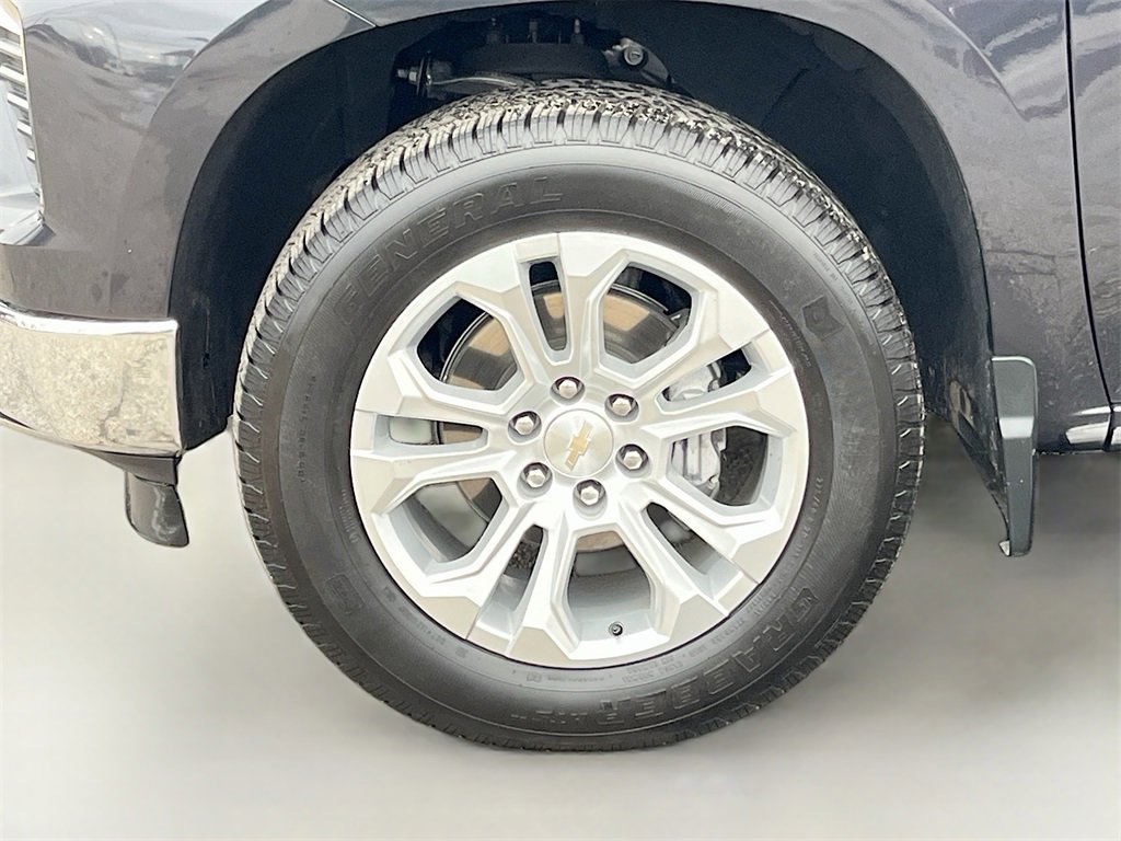 Used 2024 Chevrolet Silverado 1500 LTZ w/ LTZ Convenience Package II image 32