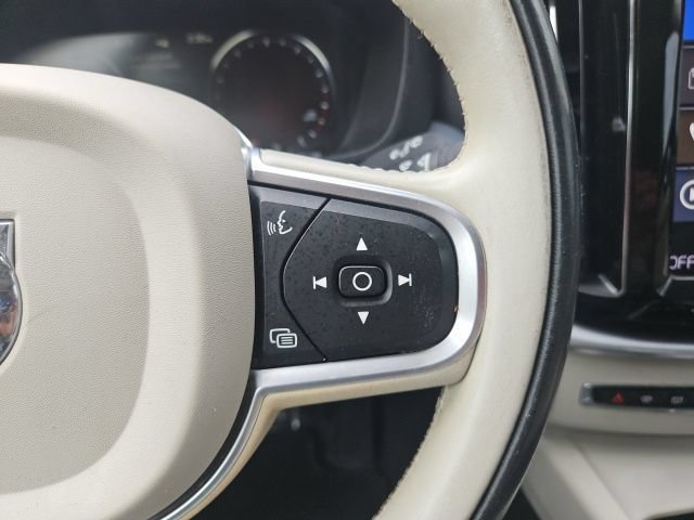 Used 2020 Volvo XC60 T5 Momentum FWD image 19
