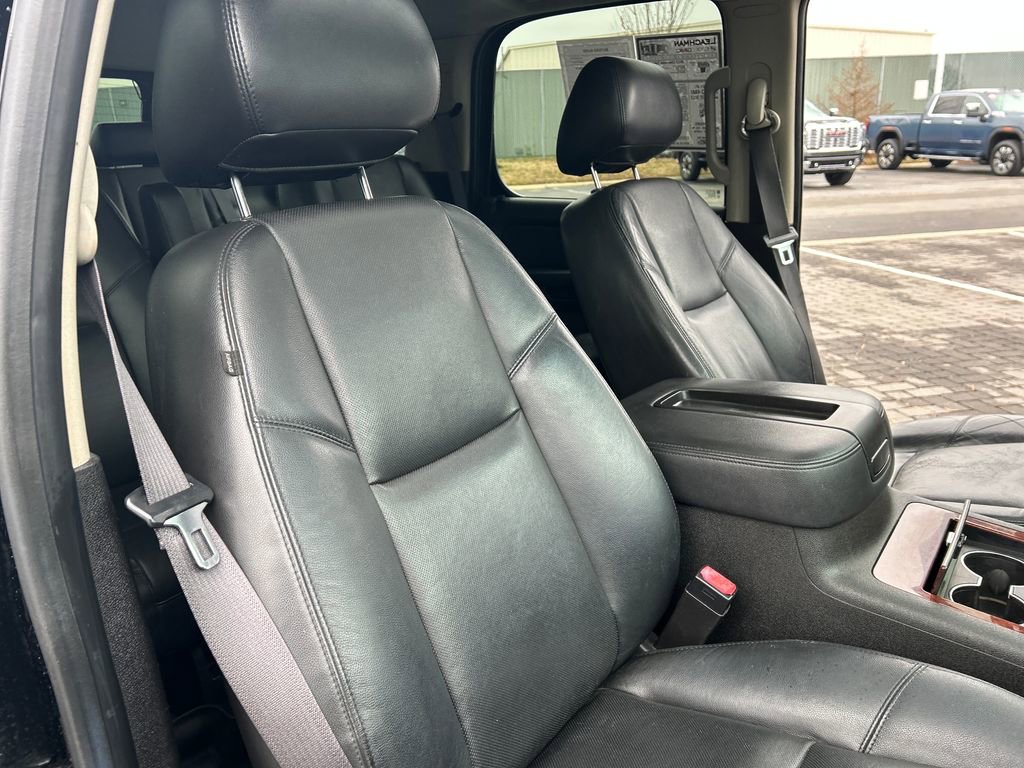 Used 2013 Chevrolet Tahoe LTZ image 26